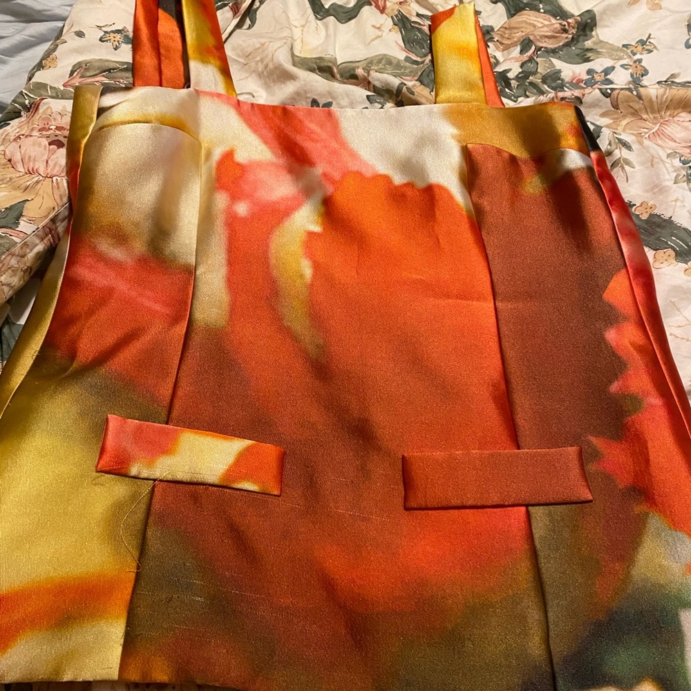 This is an authentic oscar de la renta top size 8
